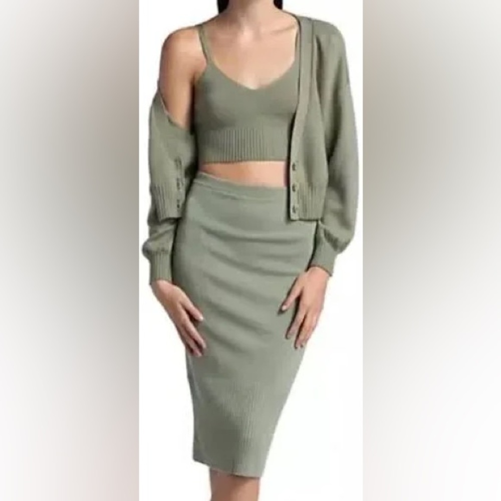 Alice + Olivia Zelina Deep V Cardigan in Sage - Picture 3 of 8